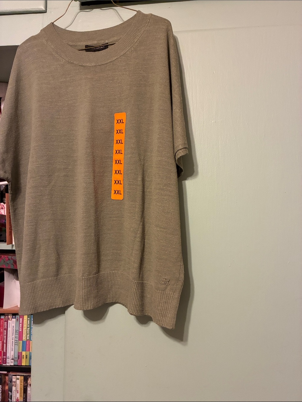 Banana Republic Spring Green Crew Neck Short Sleeve Knit.